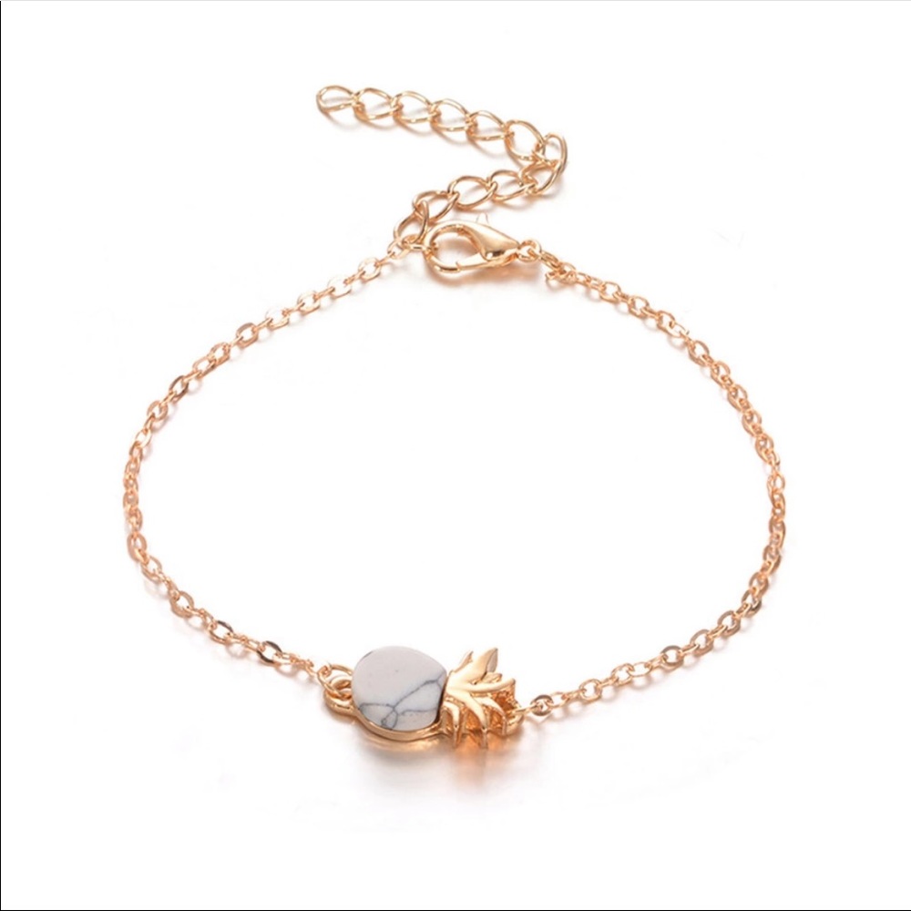 🍍2 LEFT!! Howlite Pineapple Gold Bracelet - Picture 2 of 2